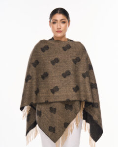 Trendsetting designer cashmere scarves
