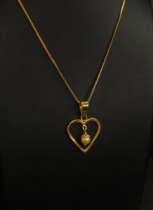 22ct Gold Pearl Pendant in Heart Shape