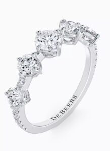 Arpeggia One Row Ring in White Gold